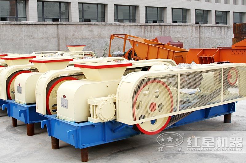 每小時(shí)30噸雙齒輥破碎機(jī)價(jià)格依據(jù)型號(hào)和廠(chǎng)家而定