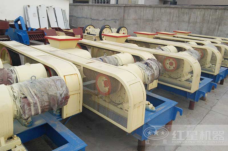 對輥機(jī)各個(gè)型號圖